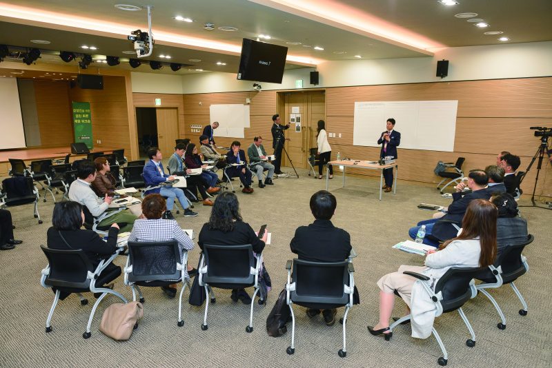 워크숍 현장 - 전체 발표